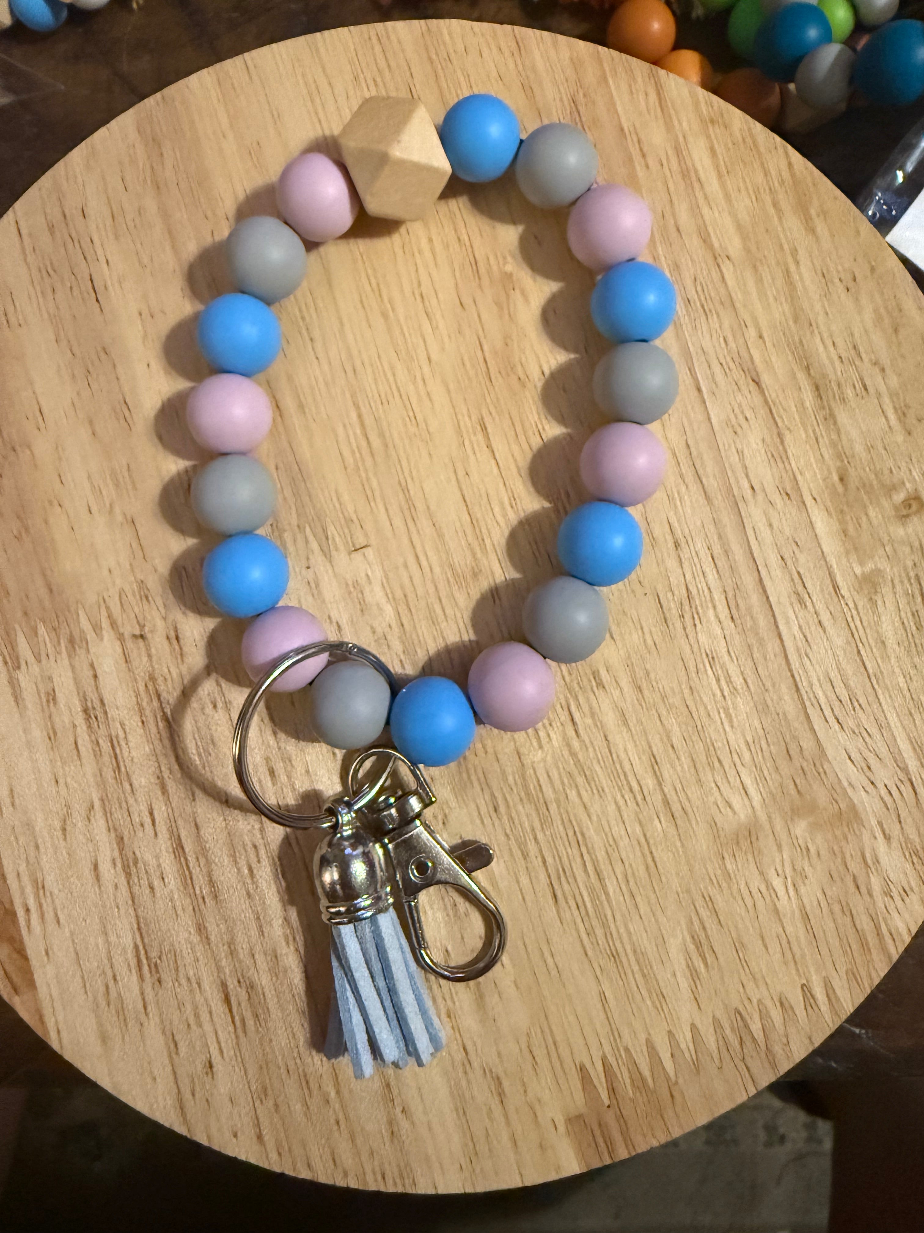 Wristlet keychains